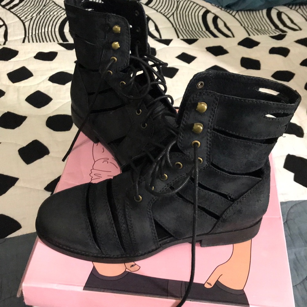 Slashed Black Nubuck